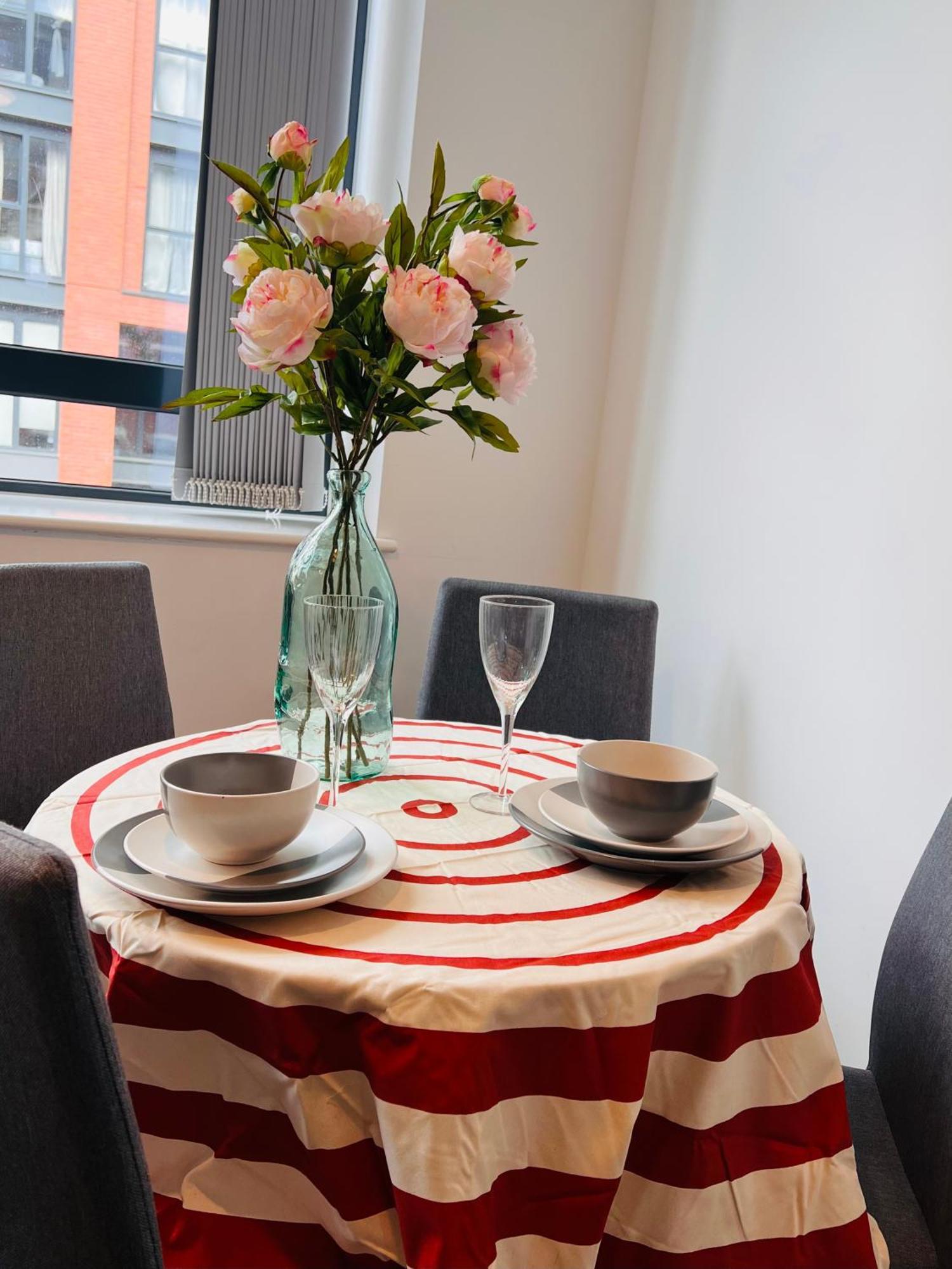Cotton Apartment Chinatown Central Stay Birmingham Bagian luar foto