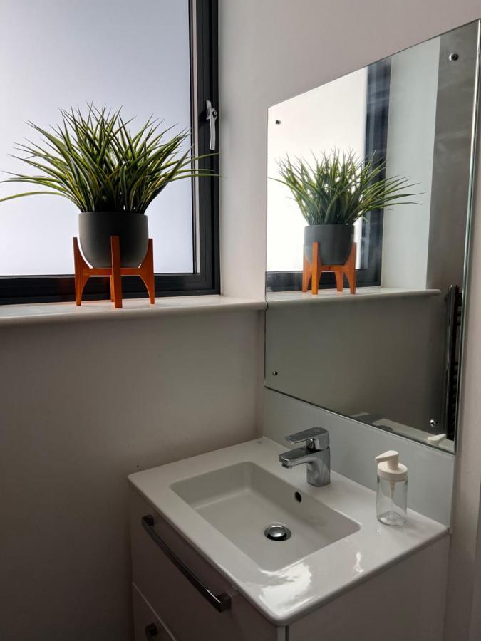 Cotton Apartment Chinatown Central Stay Birmingham Bagian luar foto