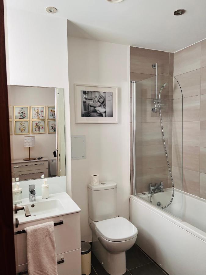 Cotton Apartment Chinatown Central Stay Birmingham Bagian luar foto