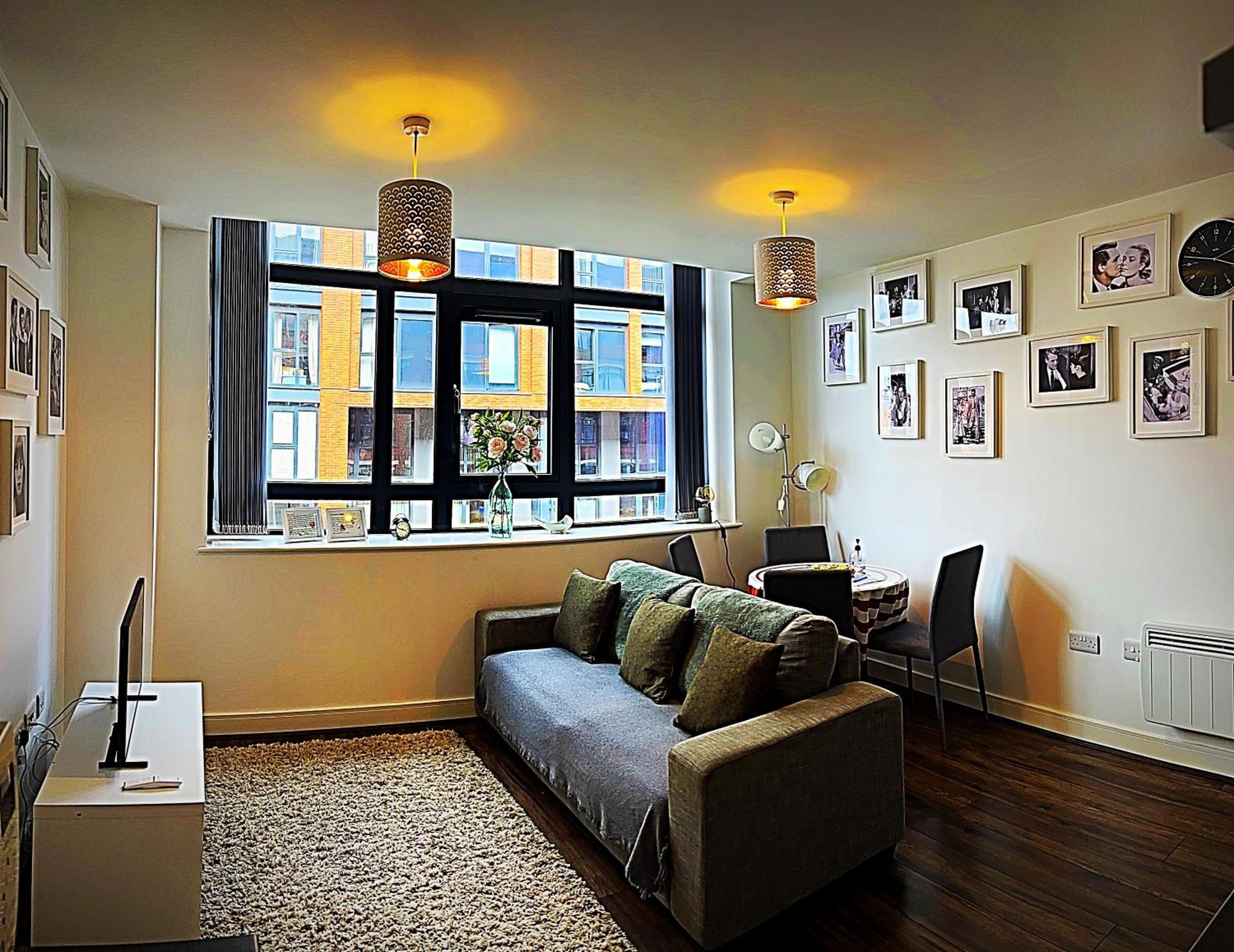Cotton Apartment Chinatown Central Stay Birmingham Bagian luar foto